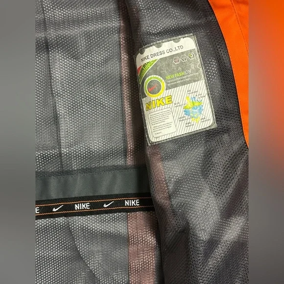 Nike Jacket - Picture 8 of 11